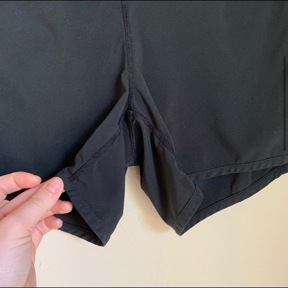 Lululemon Run Time Shorts II in Black 4 - Picture 5 of 7